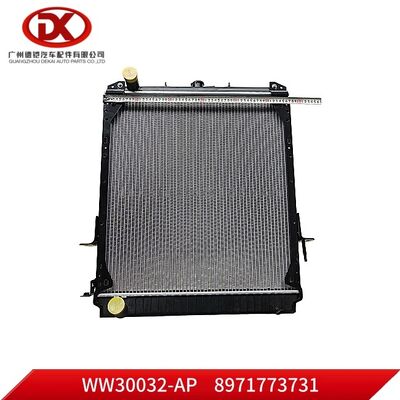 RADIATOR ASM (Aluminio plástico)8971773731 8 97177373 1 para ISUZU NPR 4HG1 4HF1 Partes de camiones